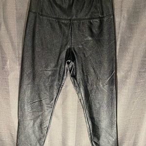 Juniors Leather-look leggings